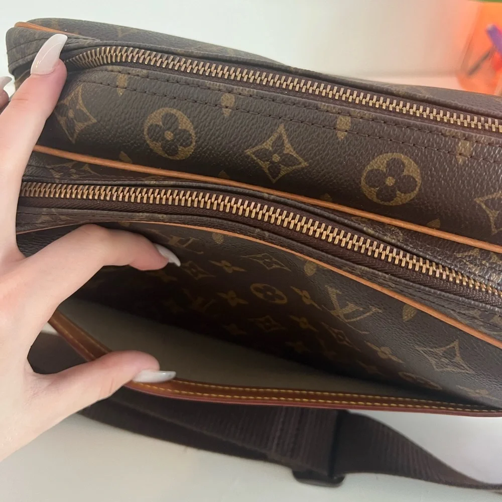 🚨🚨SOLD🚨🚨 Louis Vuitton Monogram Reporter PM Bag - Picture 9 of 13